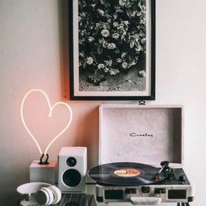 Meet your Posher, Dot